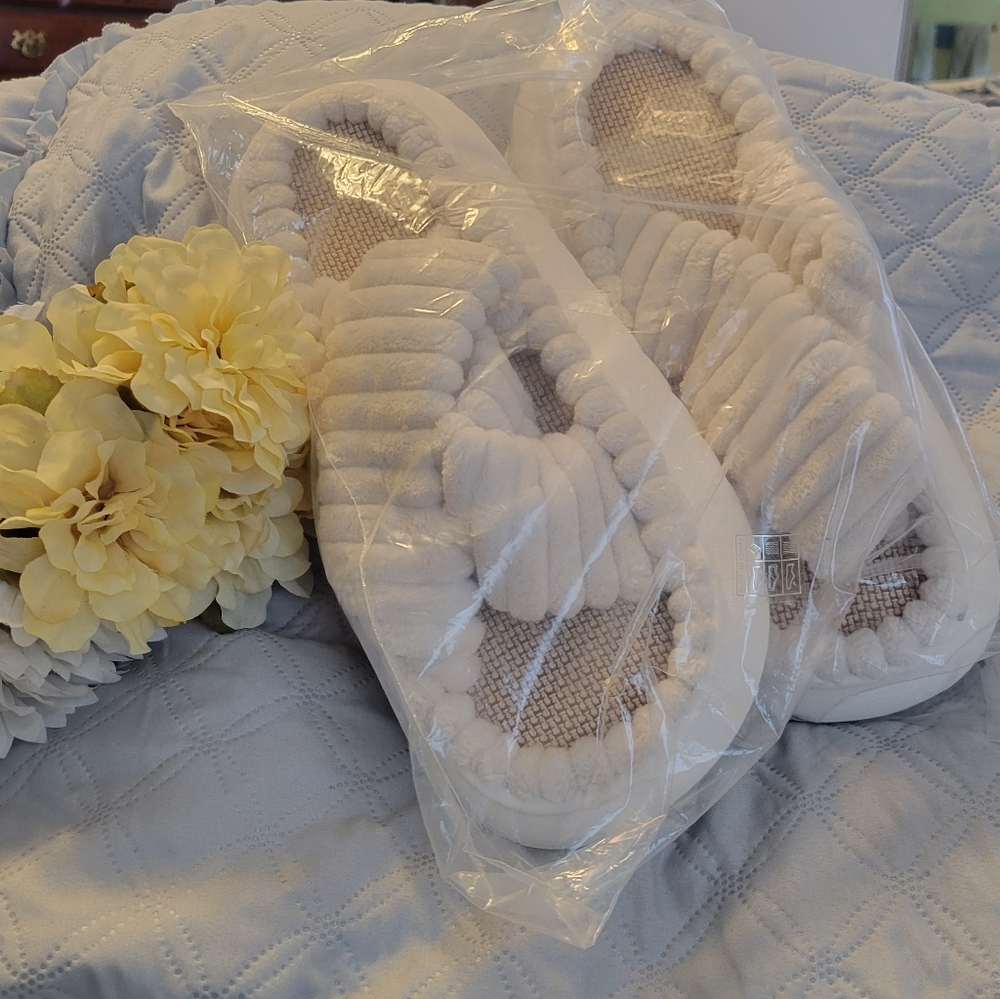 NWT Women Plush Cross Strap Platform Slippers, Linen Insole, Open Toe, Non-slip - Picture 8 of 8